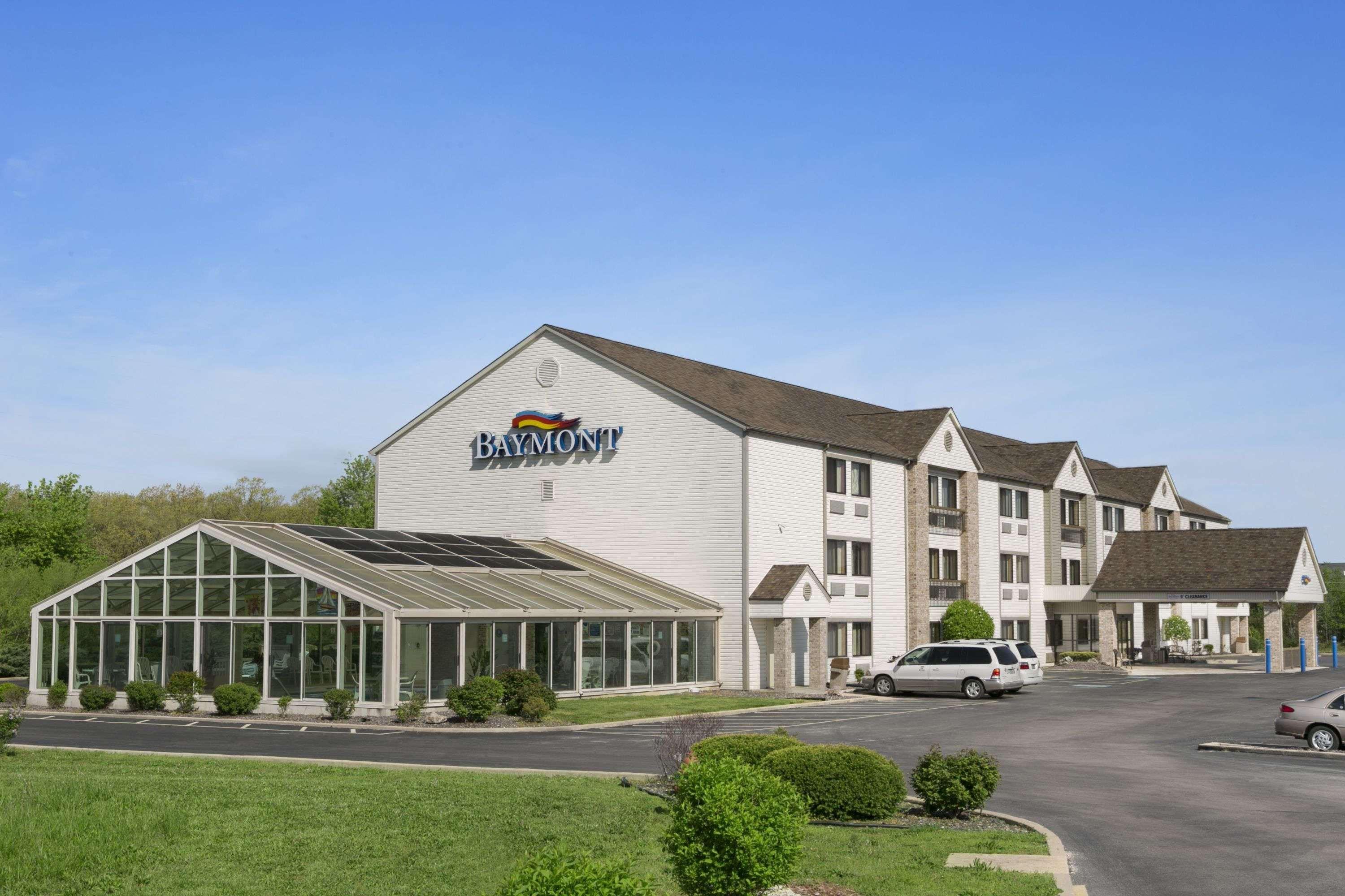 Baymont By Wyndham Sullivan Exterior photo