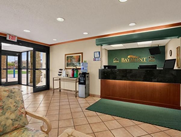 Baymont By Wyndham Sullivan Exterior photo